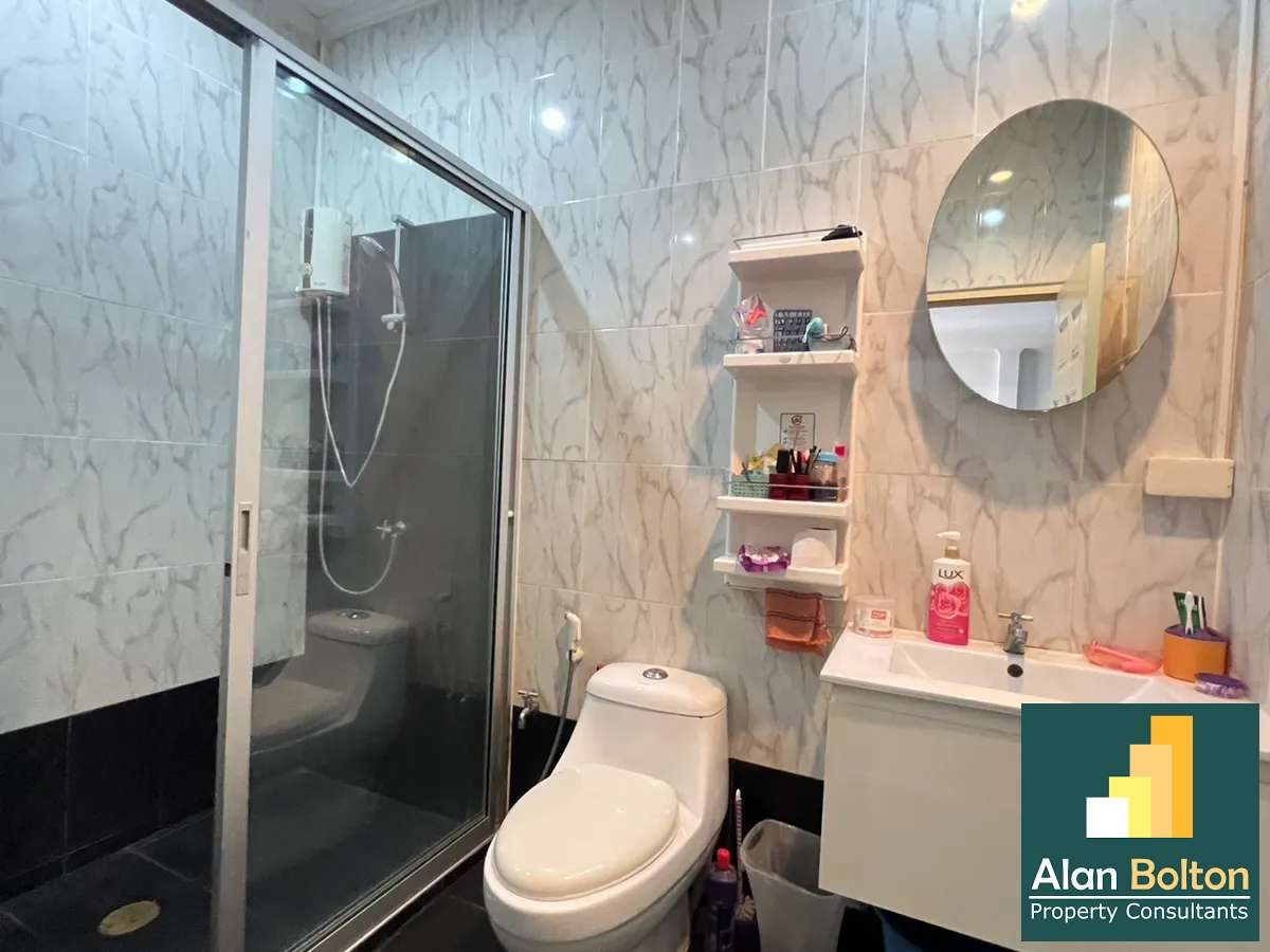 House for Sale 3 Bedrooms 2 Bathrooms in East Pattaya photo 16