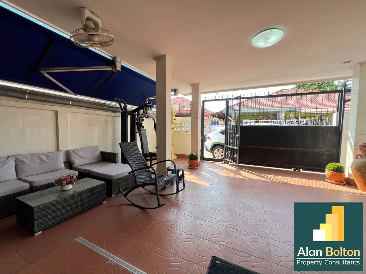 House for Sale 3 Bedrooms 2 Bathrooms in East Pattaya photo 3