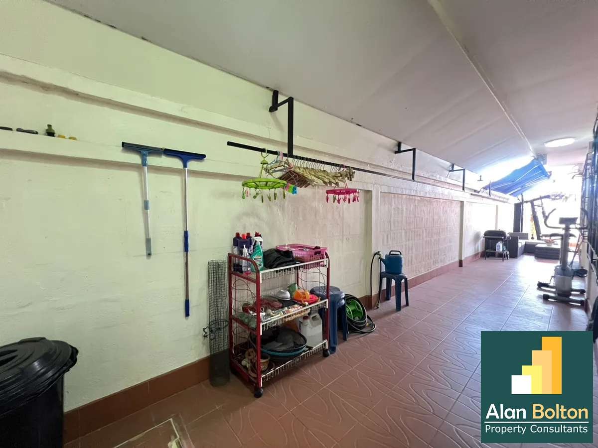 House for Sale 3 Bedrooms 2 Bathrooms in East Pattaya photo 19