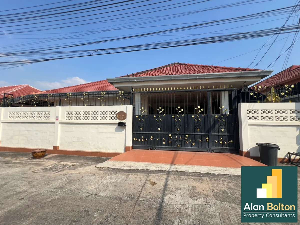 House for Sale 3 Bedrooms 2 Bathrooms in East Pattaya