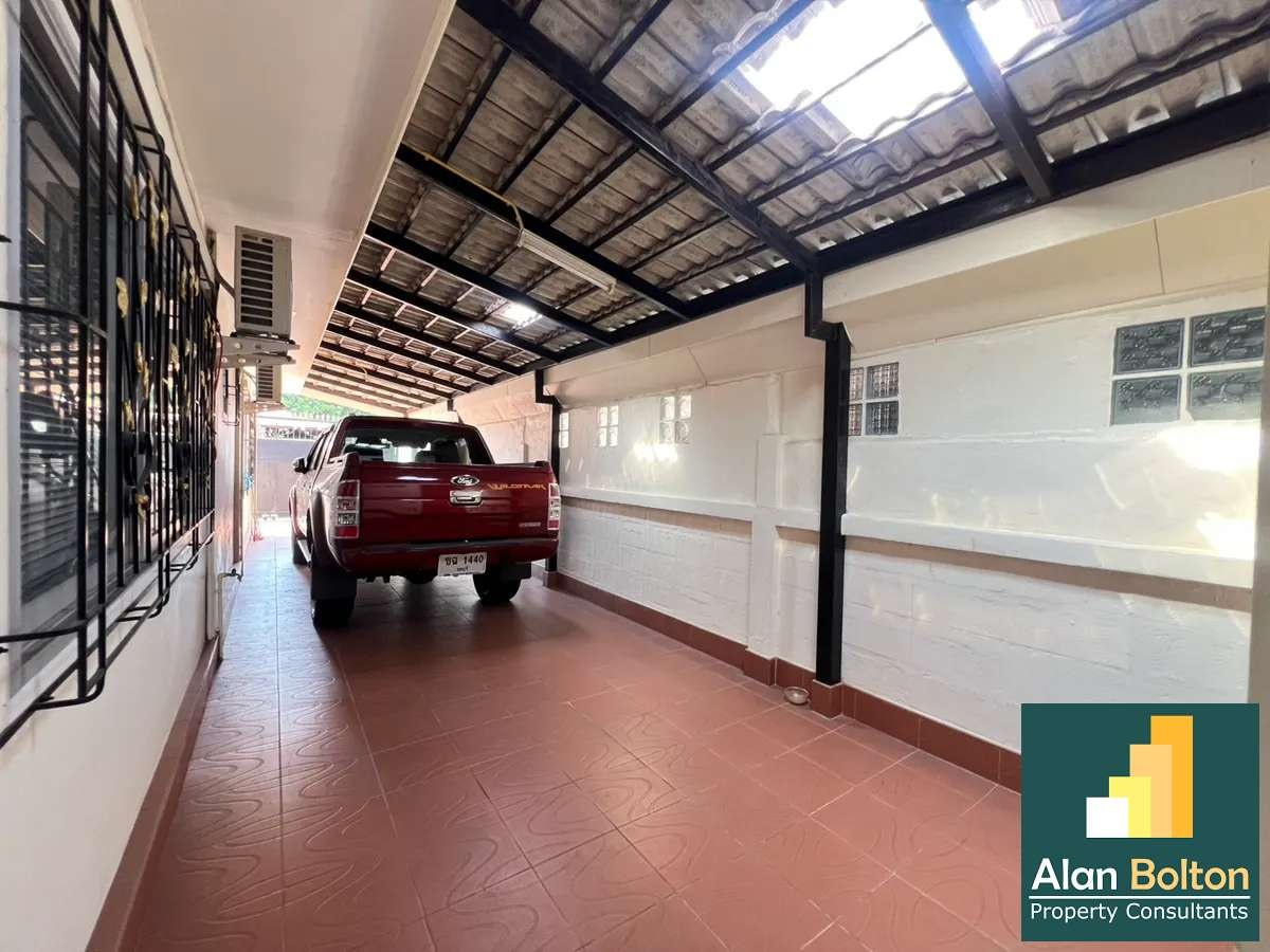 House for Sale 3 Bedrooms 2 Bathrooms in East Pattaya photo 6