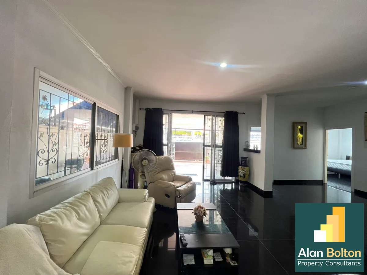 House for Sale 3 Bedrooms 2 Bathrooms in East Pattaya photo 7