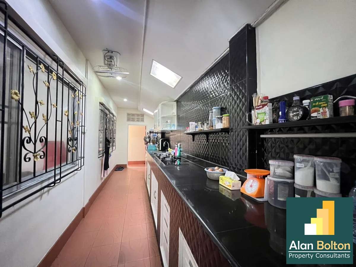 House for Sale 3 Bedrooms 2 Bathrooms in East Pattaya photo 10