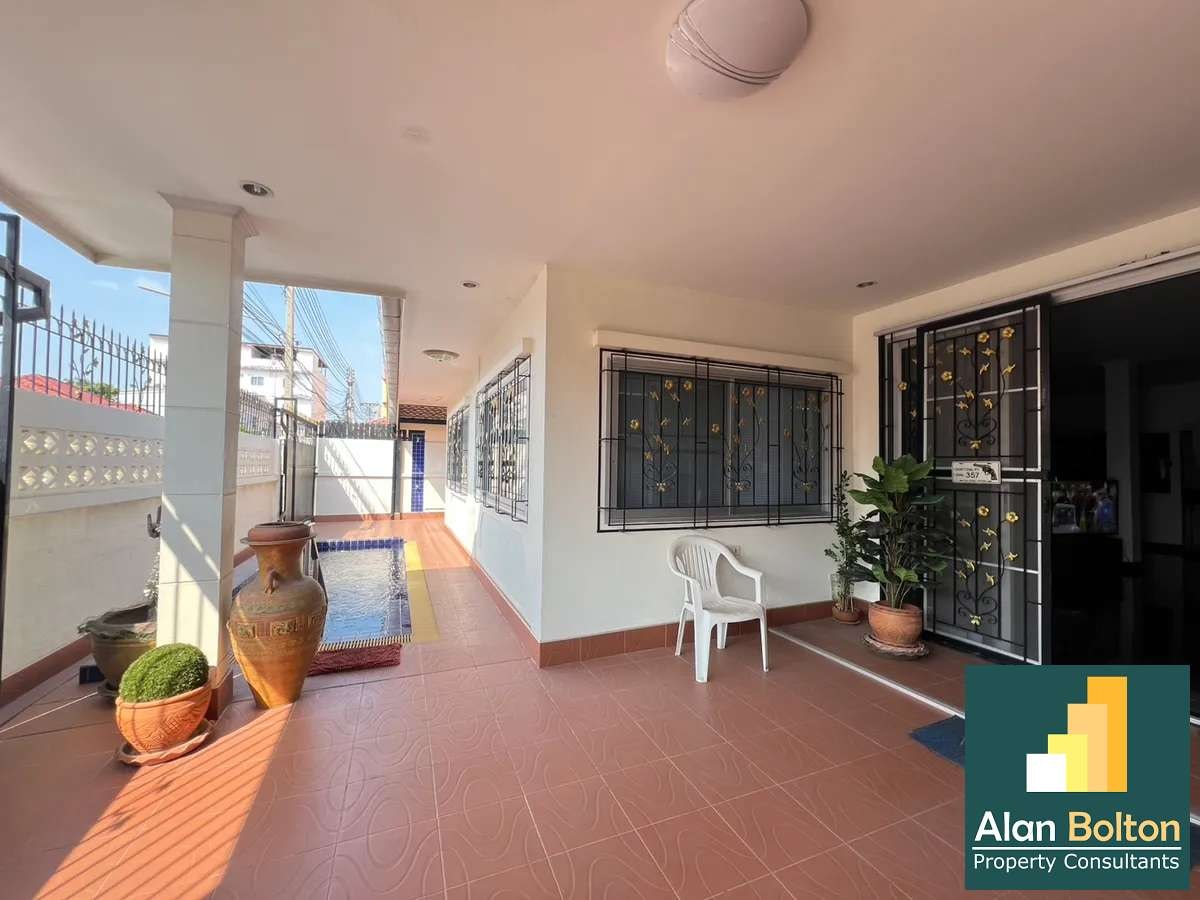 House for Sale 3 Bedrooms 2 Bathrooms in East Pattaya photo 4
