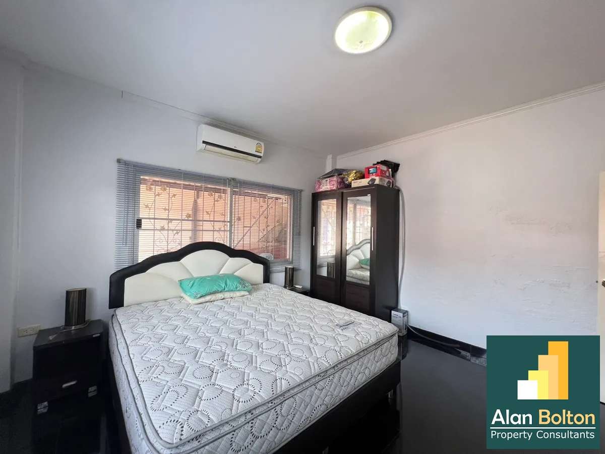 House for Sale 3 Bedrooms 2 Bathrooms in East Pattaya photo 17