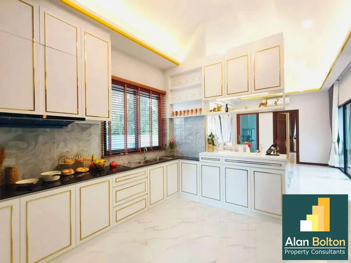 Luxury Modern Pool Villa Newly Build 3 beds 4 baths in Mabprachan-Pong for SALE photo 11
