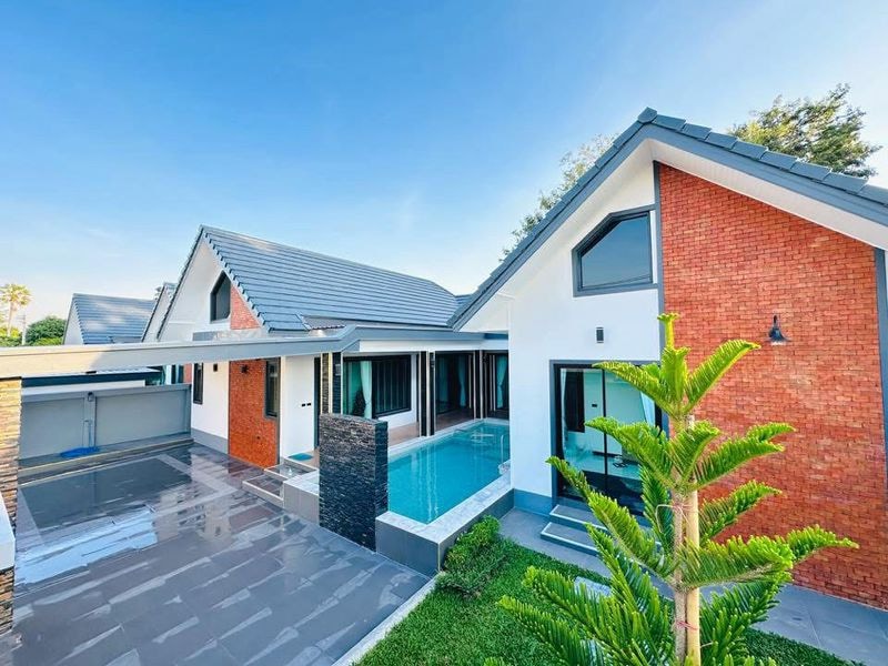Luxury Modern Pool Villa Newly Build 3 beds 4 baths in Mabprachan-Pong for SALE photo 26