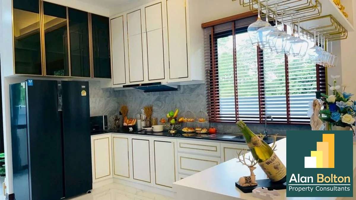 Luxury Modern Pool Villa Newly Build 3 beds 4 baths in Mabprachan-Pong for SALE photo 13