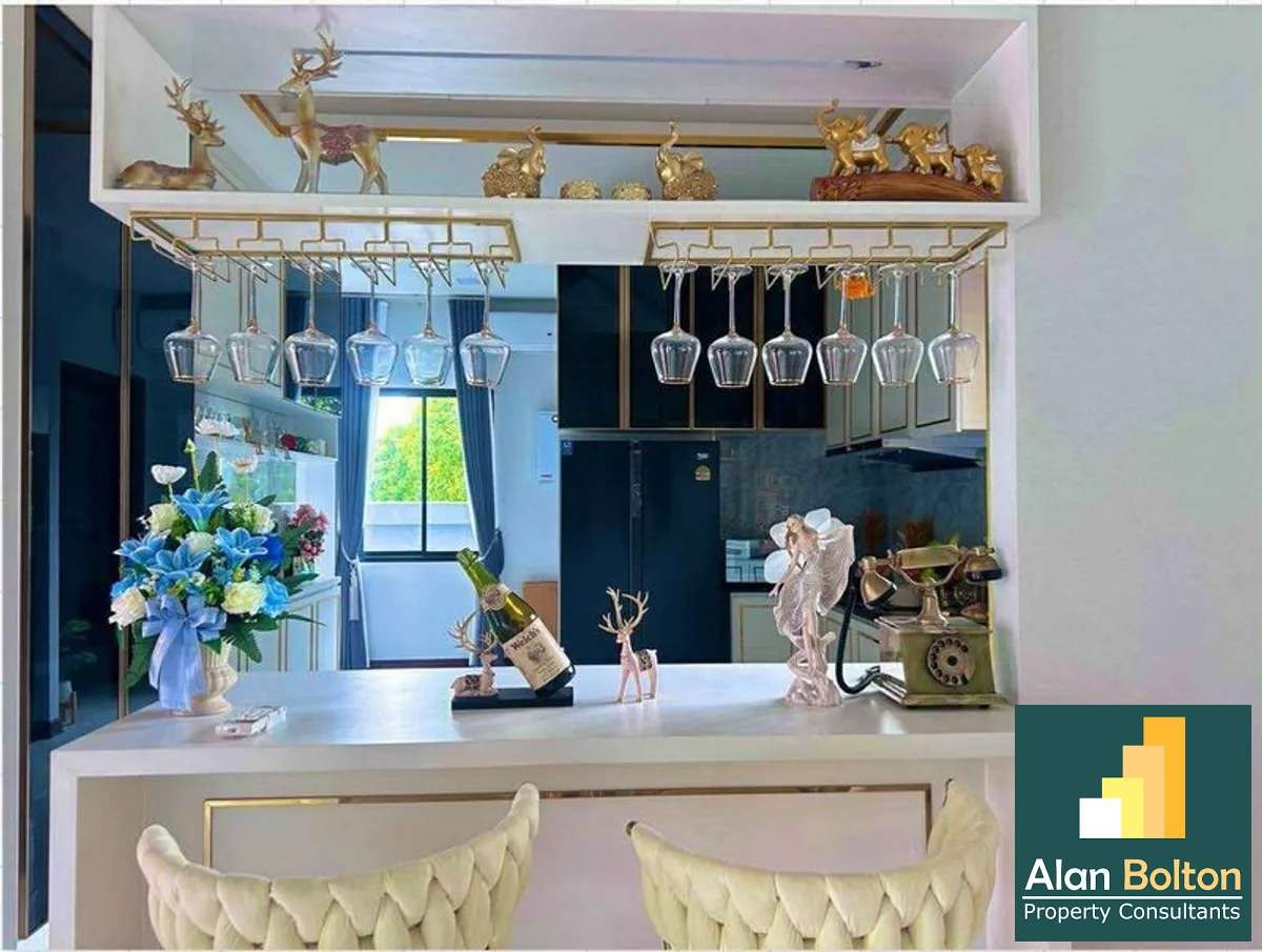 Luxury Modern Pool Villa Newly Build 3 beds 4 baths in Mabprachan-Pong for SALE photo 10