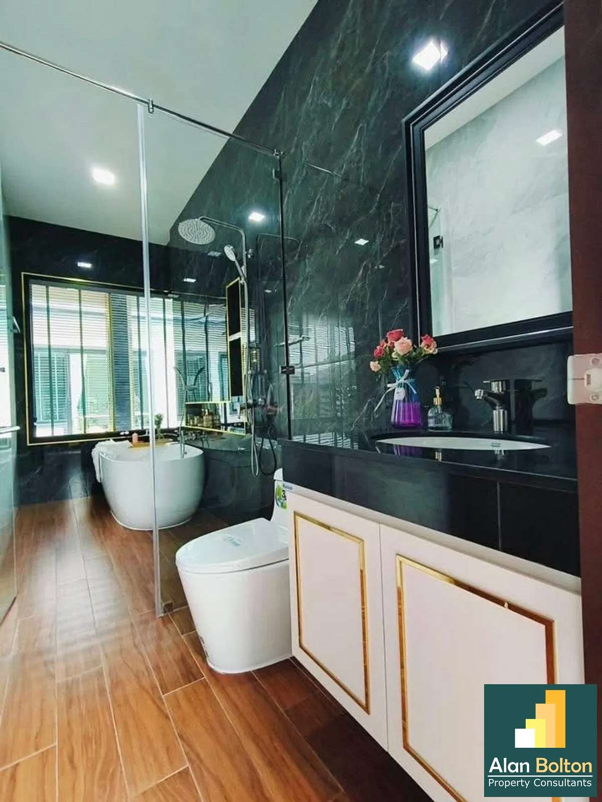 Luxury Modern Pool Villa Newly Build 3 beds 4 baths in Mabprachan-Pong for SALE photo 16