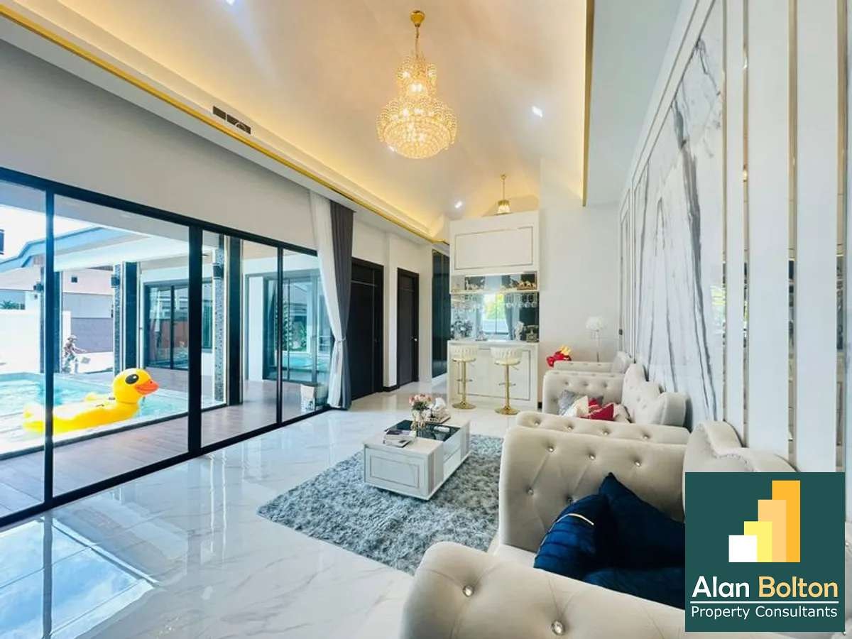 Luxury Modern Pool Villa Newly Build 3 beds 4 baths in Mabprachan-Pong for SALE photo 6