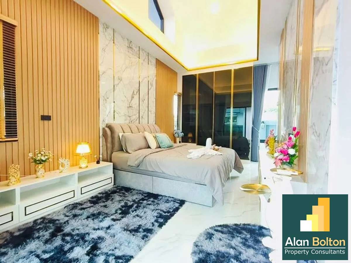 Luxury Modern Pool Villa Newly Build 3 beds 4 baths in Mabprachan-Pong for SALE photo 11