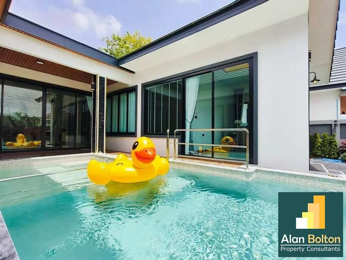 Luxury Modern Pool Villa Newly Build 3 beds 4 baths in Mabprachan-Pong for SALE photo 5