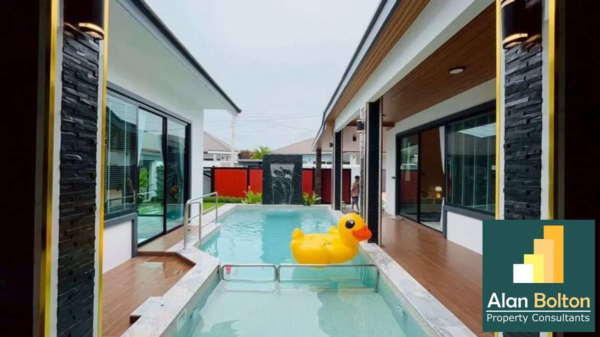 Luxury Modern Pool Villa Newly Build 3 beds 4 baths in Mabprachan-Pong for SALE photo 3