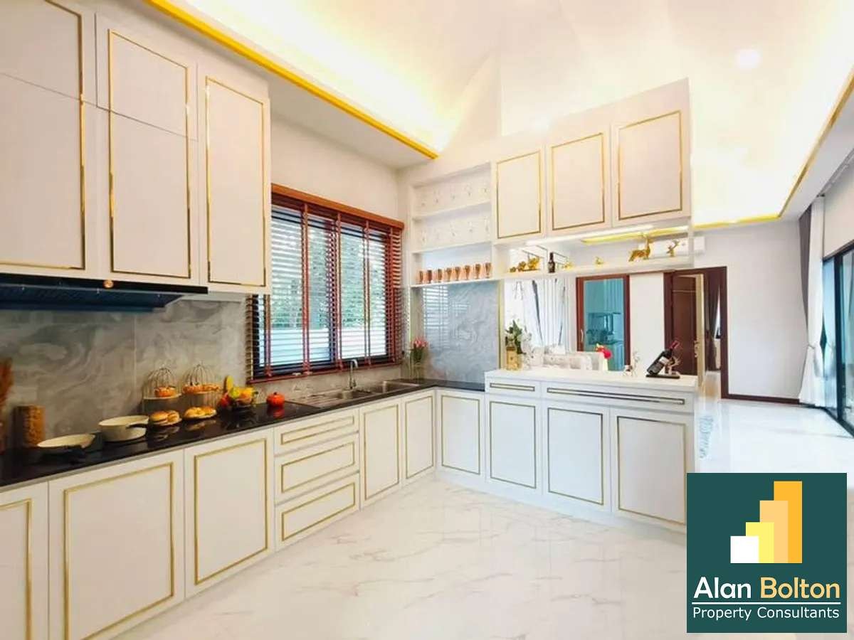 Luxury Modern Pool Villa Newly Build 3 beds 4 baths in Mabprachan-Pong for SALE photo 12