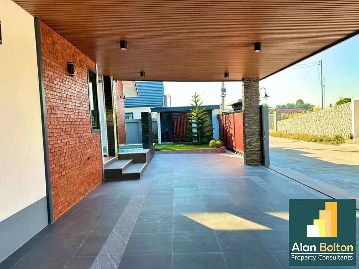 Luxury Modern Pool Villa Newly Build 3 beds 4 baths in Mabprachan-Pong for SALE photo 7