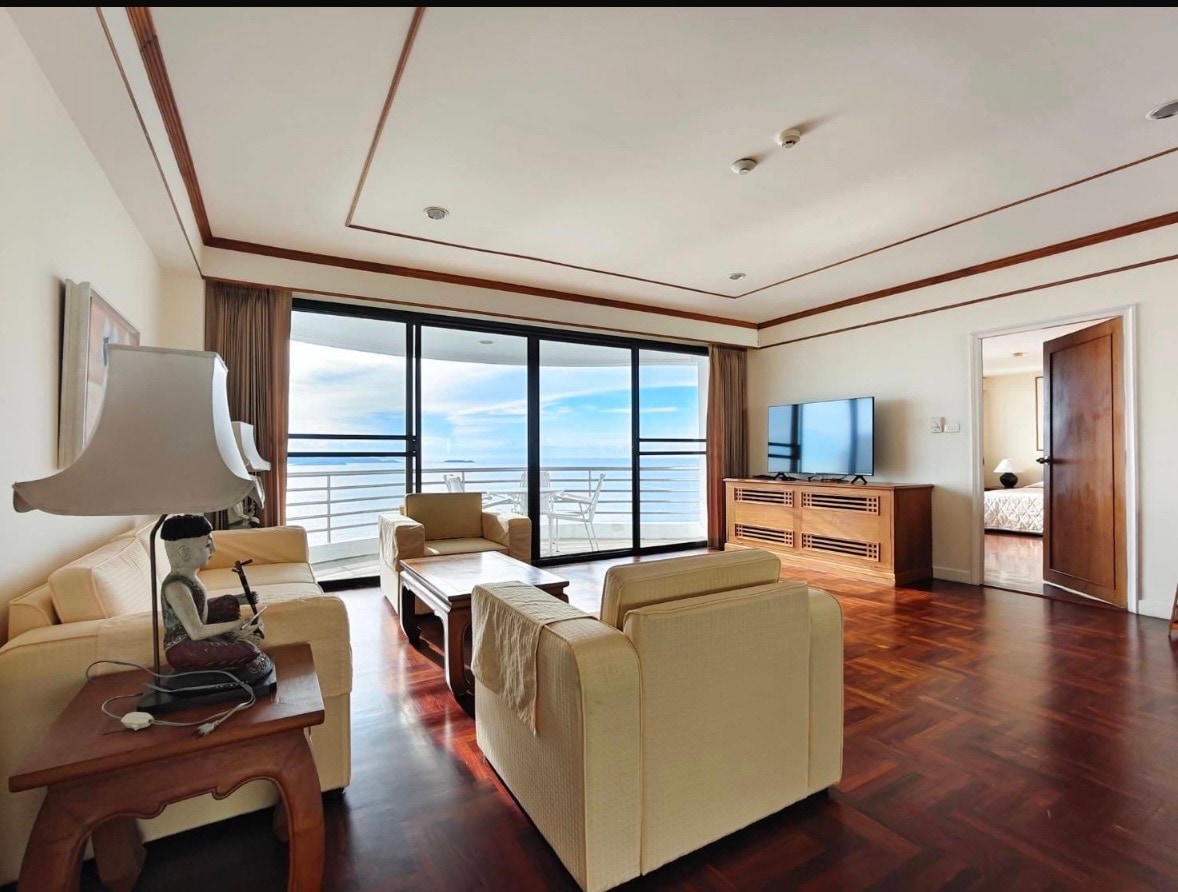 Royal Cliff Garden 20th floor photo 8