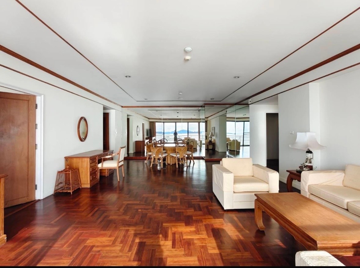Royal Cliff Garden 20th floor photo 10