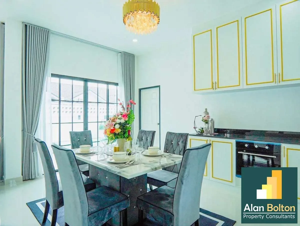 Newly Build Brand New Pool Villa 4 beds 4 baths near Sukhumvit - Motorway 36 for SALE photo 13