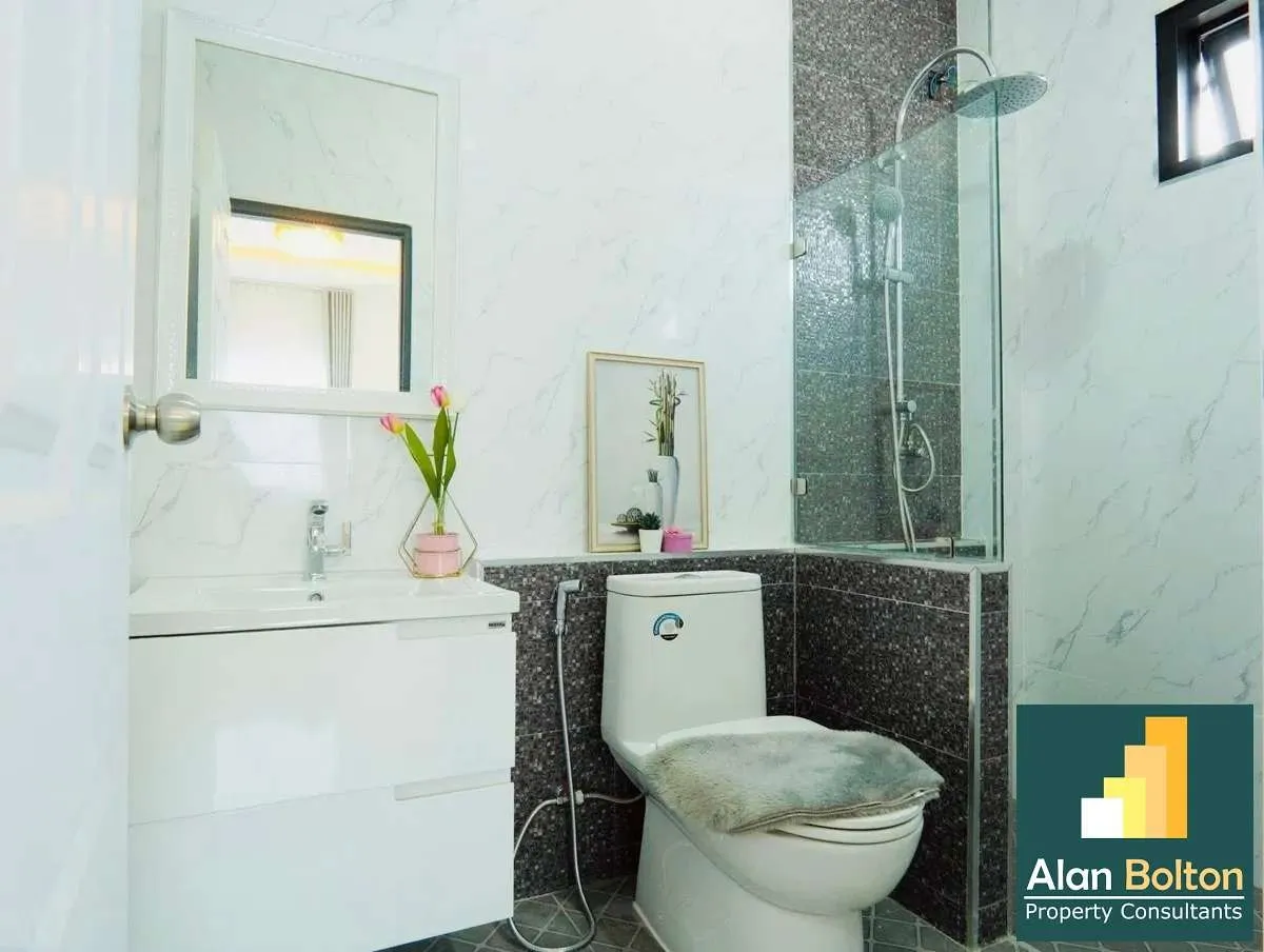 Newly Build Brand New Pool Villa 4 beds 4 baths near Sukhumvit - Motorway 36 for SALE photo 17