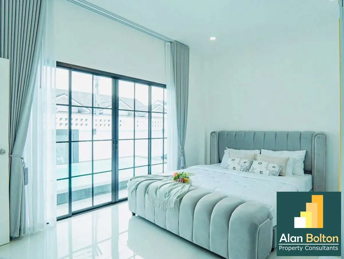 Newly Build Brand New Pool Villa 4 beds 4 baths near Sukhumvit - Motorway 36 for SALE photo 6