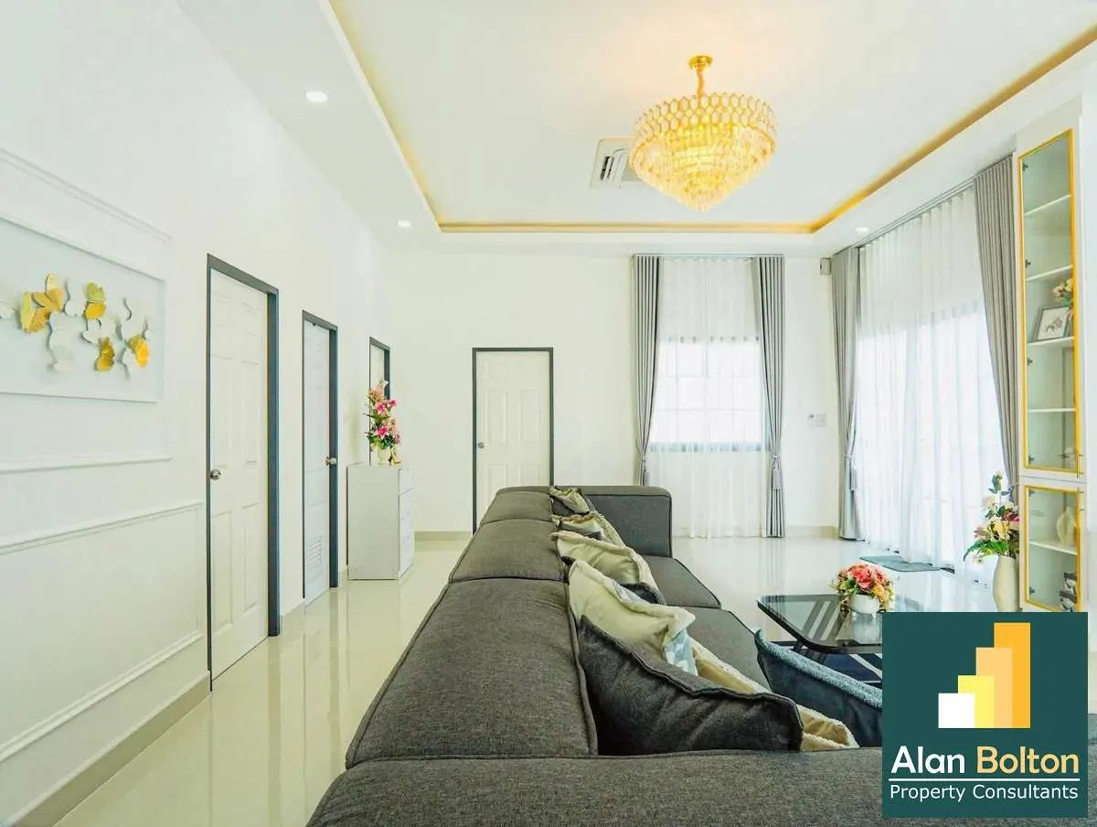 Newly Build Brand New Pool Villa 4 beds 4 baths near Sukhumvit - Motorway 36 for SALE photo 8