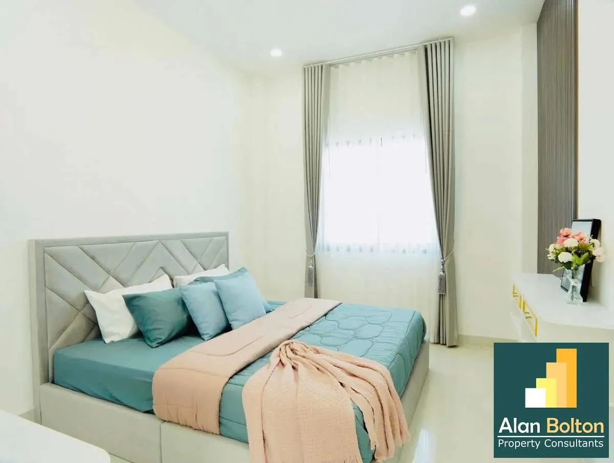 Newly Build Brand New Pool Villa 4 beds 4 baths near Sukhumvit - Motorway 36 for SALE photo 10