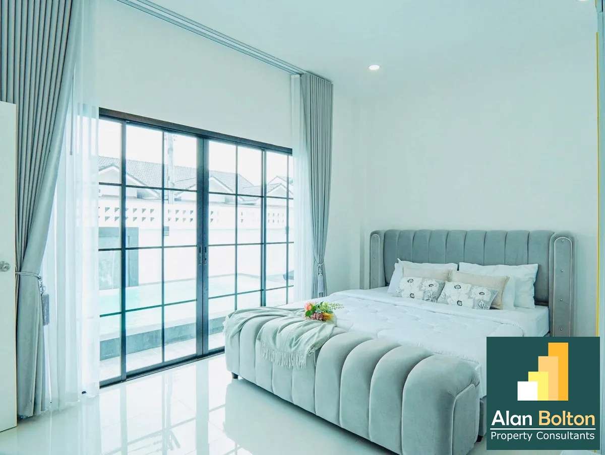 Newly Build Brand New Pool Villa 4 beds 4 baths near Sukhumvit - Motorway 36 for SALE photo 6