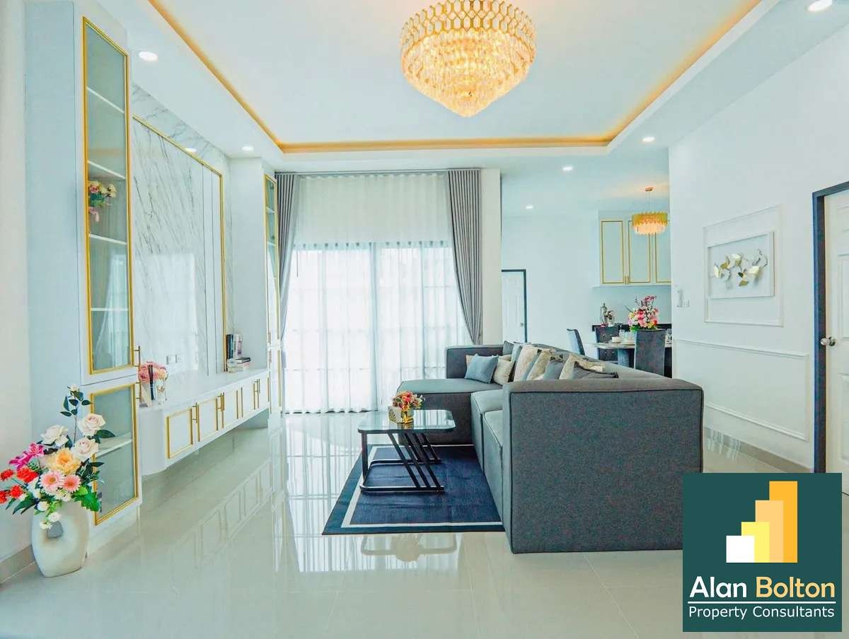 Newly Build Brand New Pool Villa 4 beds 4 baths near Sukhumvit - Motorway 36 for SALE photo 4