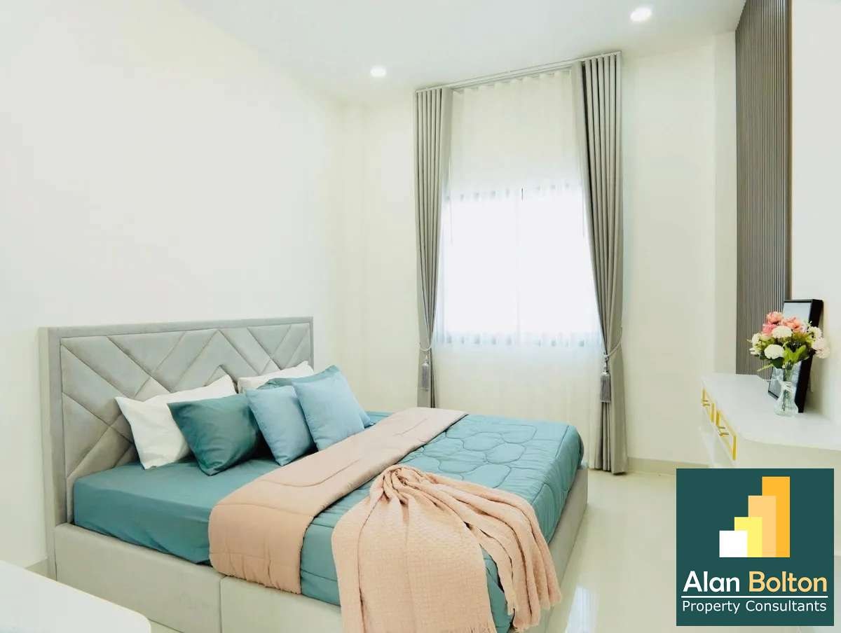 Newly Build Brand New Pool Villa 4 beds 4 baths near Sukhumvit - Motorway 36 for SALE photo 10