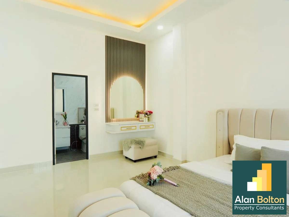 Newly Build Brand New Pool Villa 4 beds 4 baths near Sukhumvit - Motorway 36 for SALE photo 14