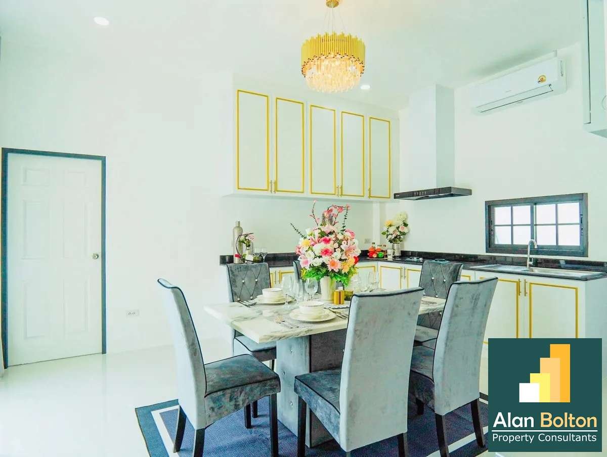 Newly Build Brand New Pool Villa 4 beds 4 baths near Sukhumvit - Motorway 36 for SALE photo 5