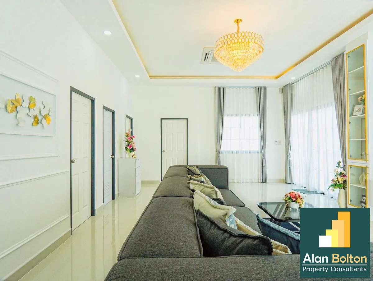 Newly Build Brand New Pool Villa 4 beds 4 baths near Sukhumvit - Motorway 36 for SALE photo 8