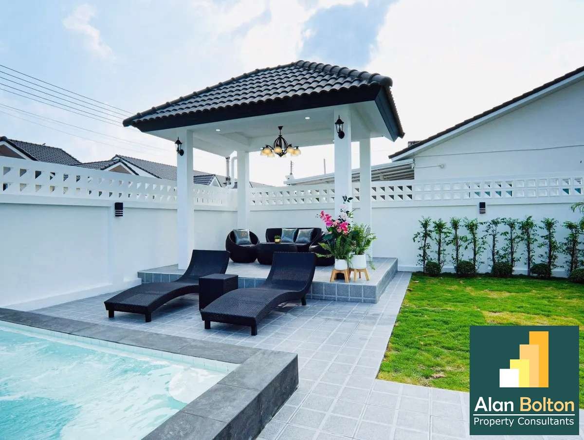 Newly Build Brand New Pool Villa 4 beds 4 baths near Sukhumvit - Motorway 36 for SALE photo 3