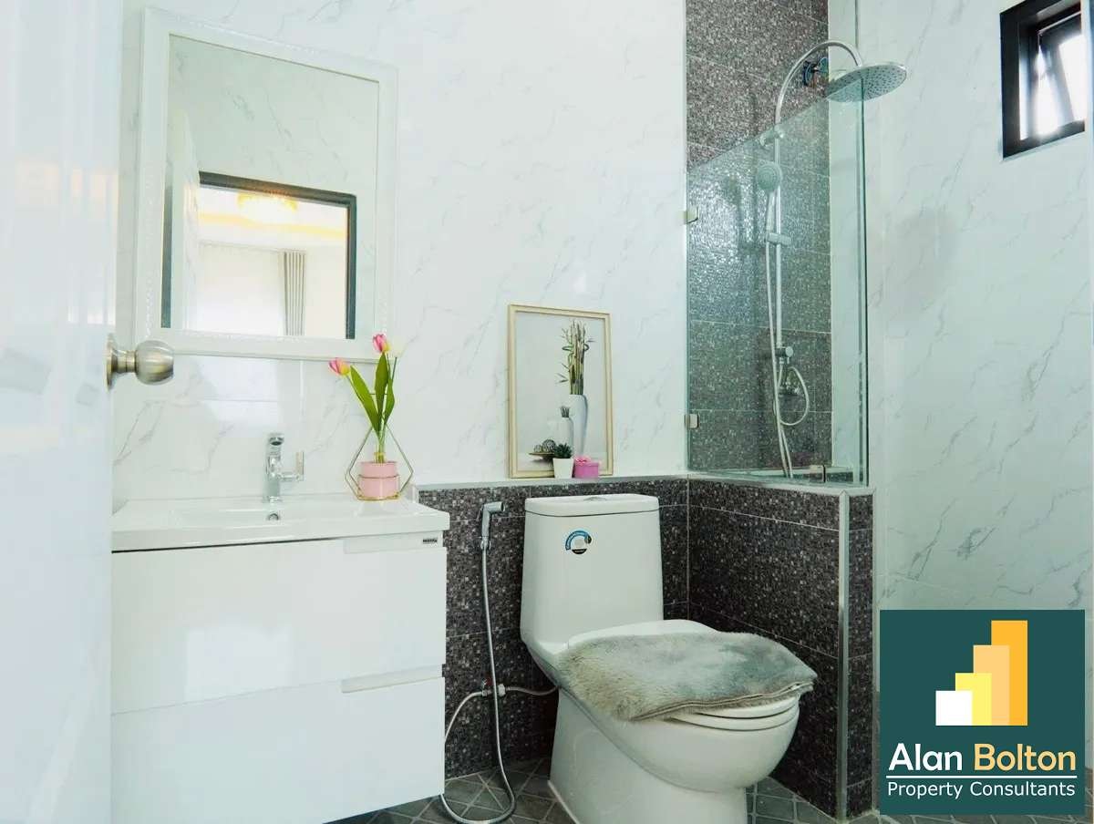 Newly Build Brand New Pool Villa 4 beds 4 baths near Sukhumvit - Motorway 36 for SALE photo 17