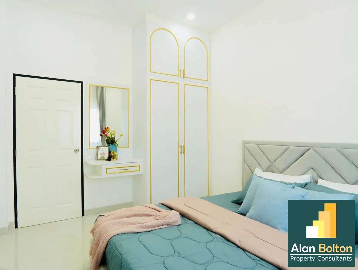 Newly Build Brand New Pool Villa 4 beds 4 baths near Sukhumvit - Motorway 36 for SALE photo 9