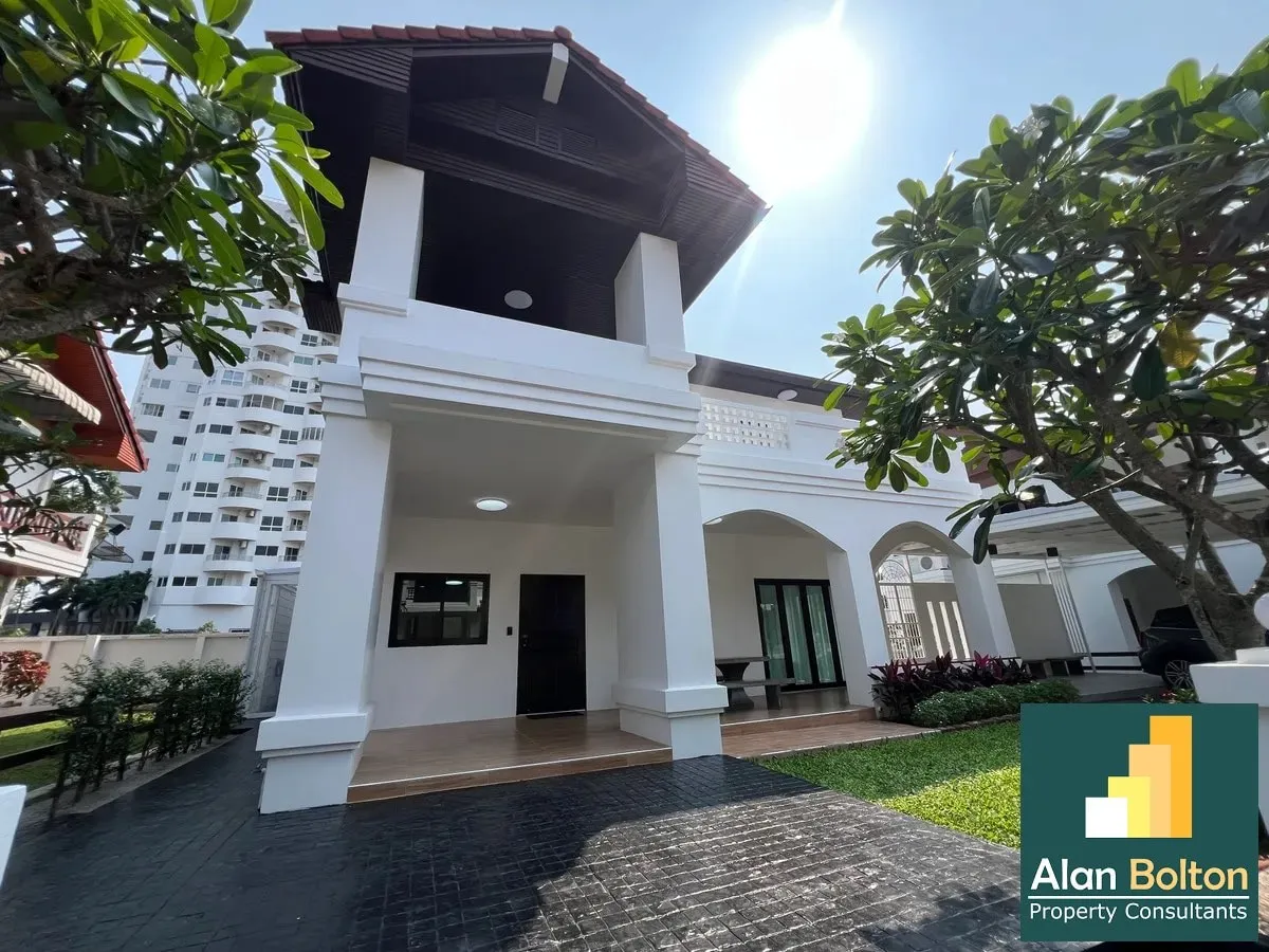 Beach access House 3 Bedrooms 3 Bathrooms in Na Jomtien