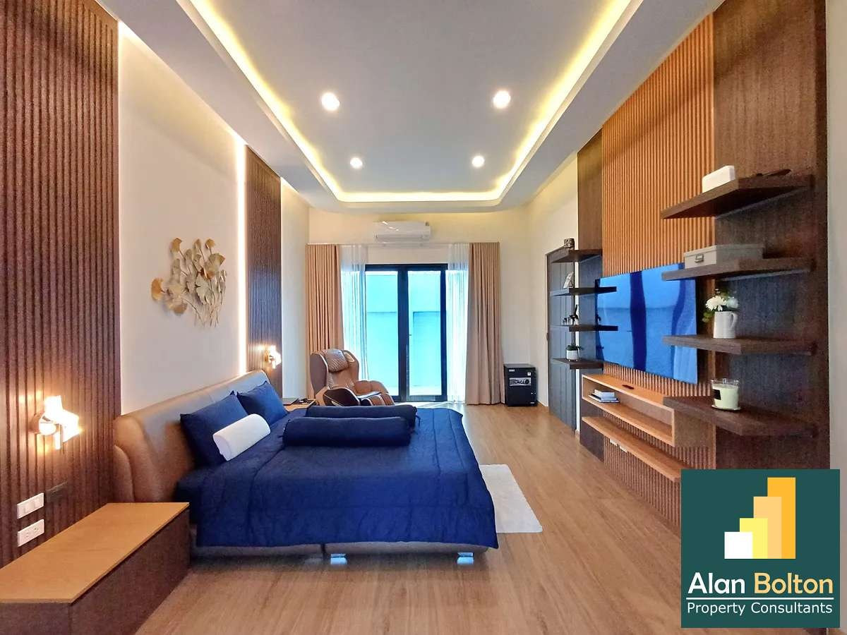 Elegant Private Villa 3 beds 4 baths in Thongklom-Talman for SALE photo 12