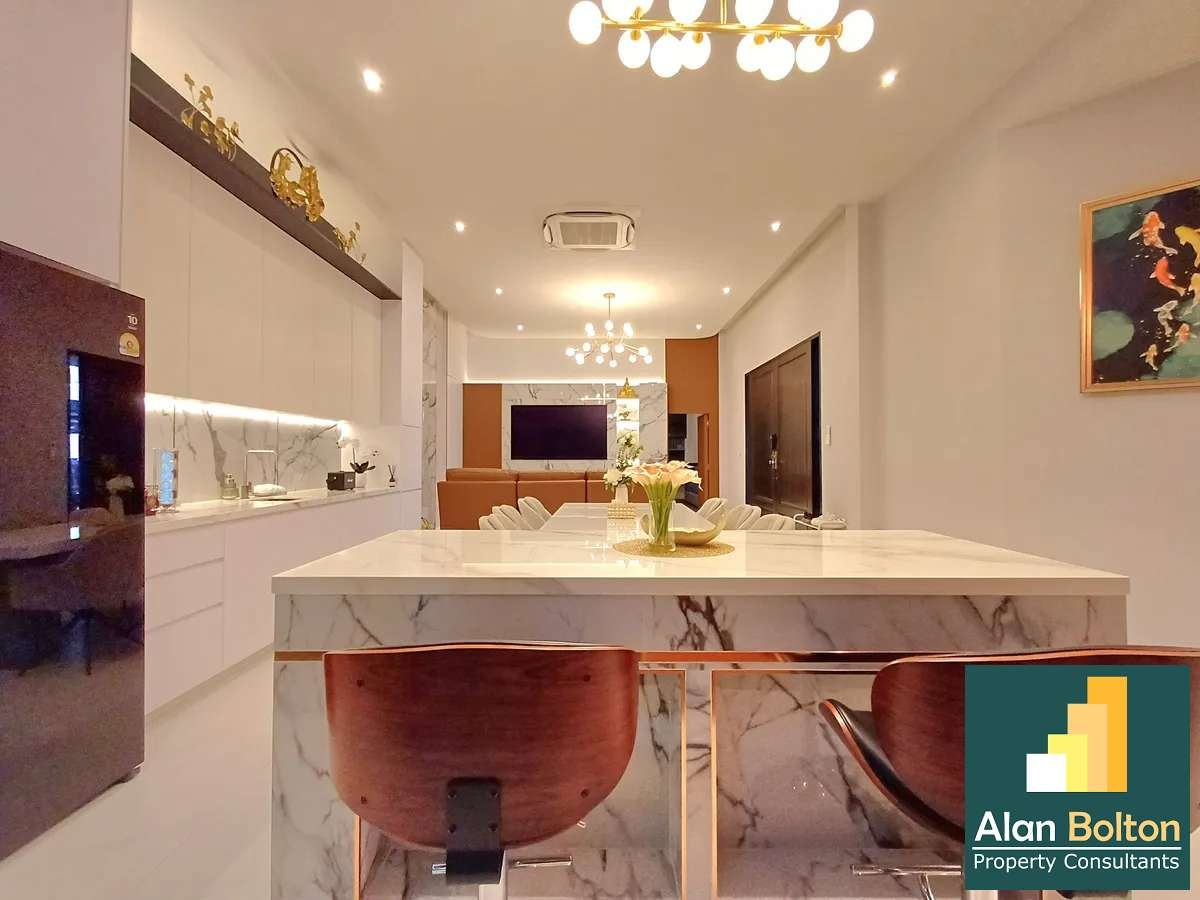 Elegant Private Villa 3 beds 4 baths in Thongklom-Talman for SALE photo 7