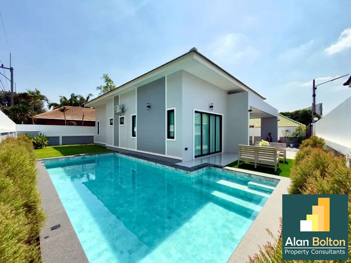 Newly Brand New Pool Villa in East Pattaya for SALE photo 2