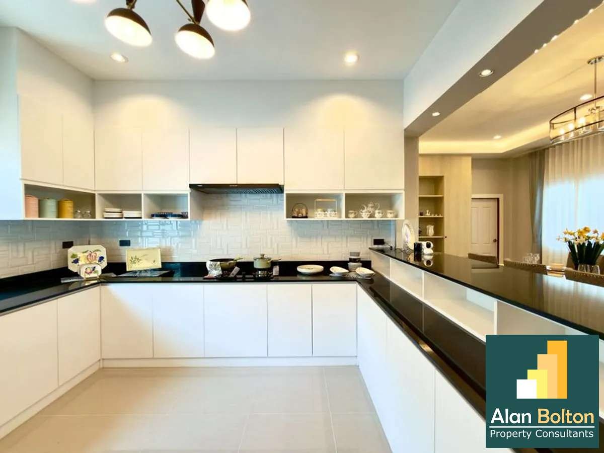 Newly Brand New Pool Villa in East Pattaya for SALE photo 9