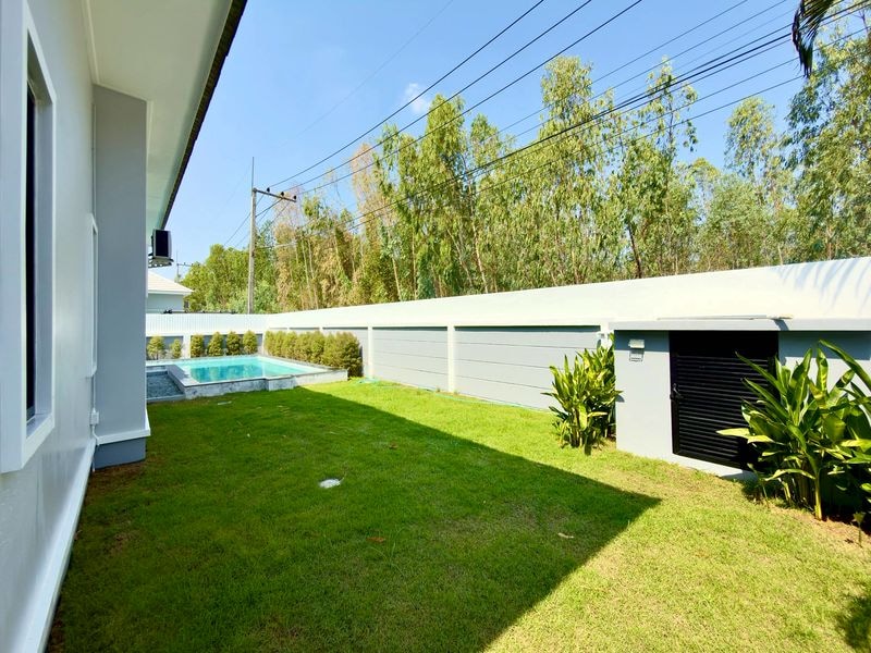 Elegance Pool Villa 3 beds 4 baths near Mabprachan Lake for SALE photo 63