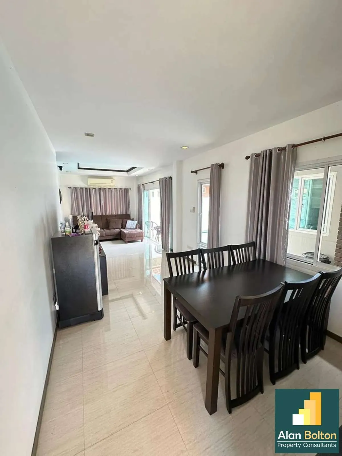3 Bedroom Pool Villa For sale In East Pattaya photo 2