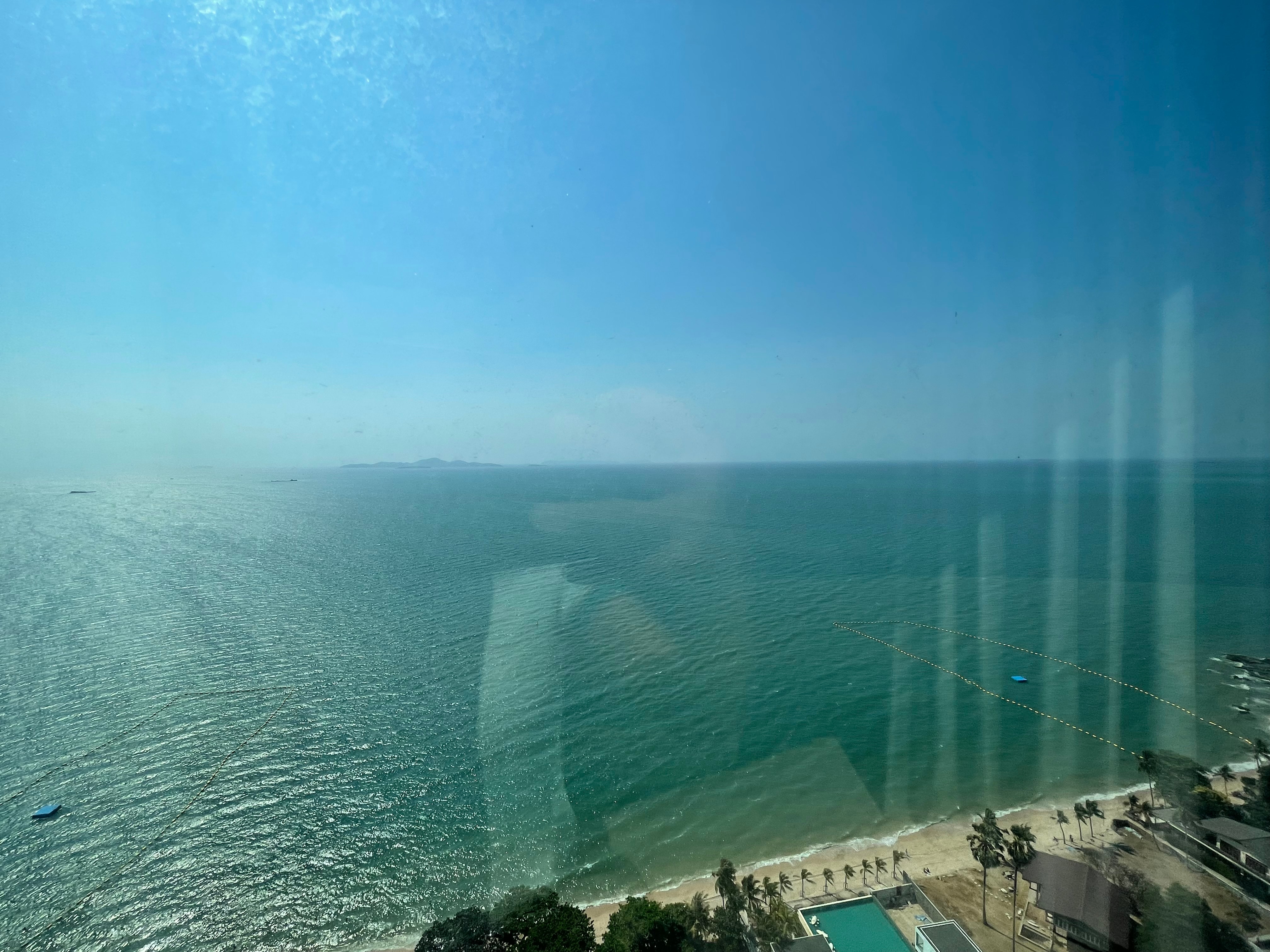 Arom WongAmat Beach Front photo 12
