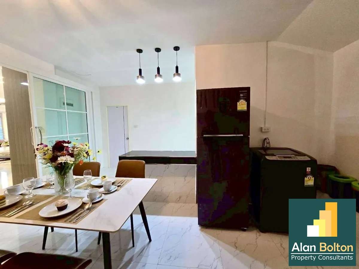 House for rent 2 Storey 4 Bedrooms 4 Bathrooms in East Pattaya photo 8