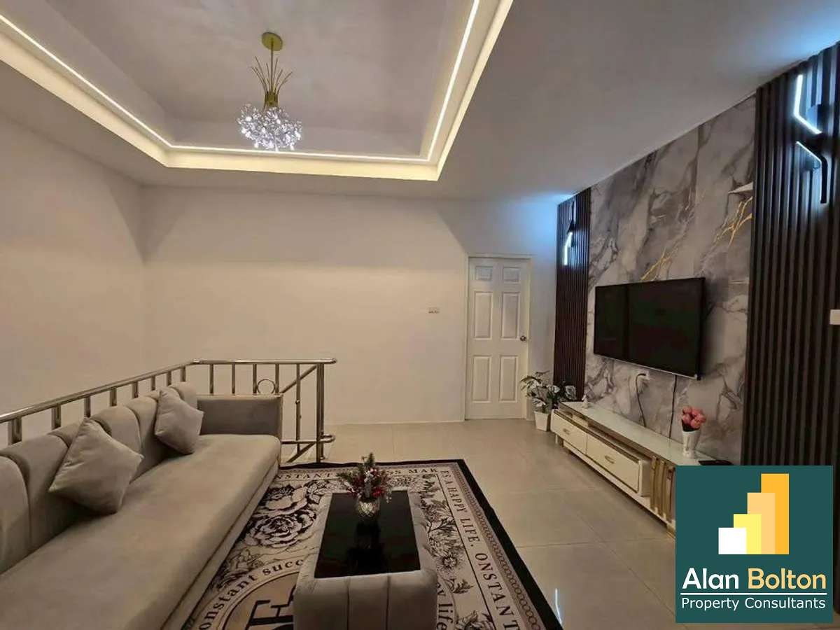 House for rent 2 Storey 4 Bedrooms 4 Bathrooms in East Pattaya photo 10