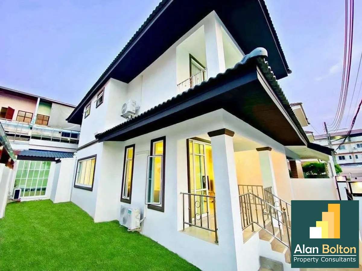 House for rent 2 Storey 4 Bedrooms 4 Bathrooms in East Pattaya photo 3
