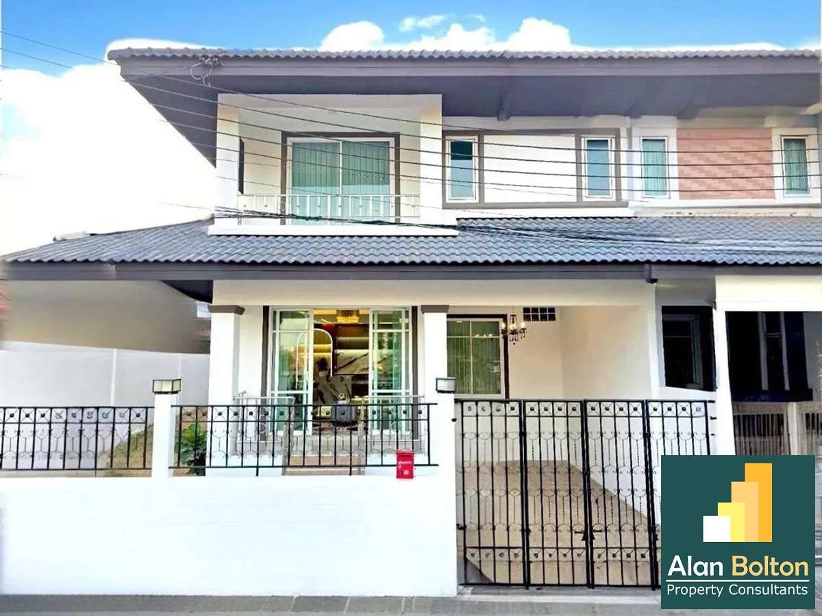 House for rent 2 Storey 4 Bedrooms 4 Bathrooms in East Pattaya photo 2