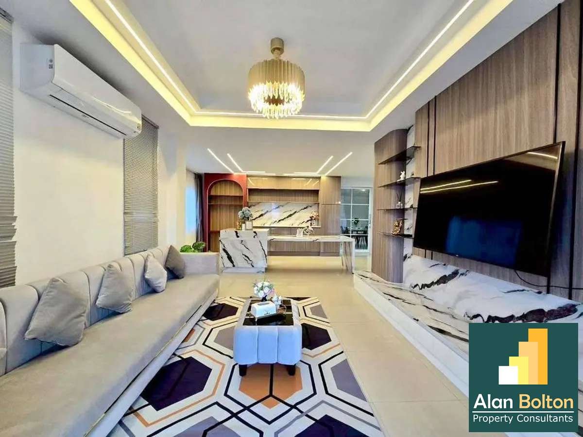 House for rent 2 Storey 4 Bedrooms 4 Bathrooms in East Pattaya photo 18