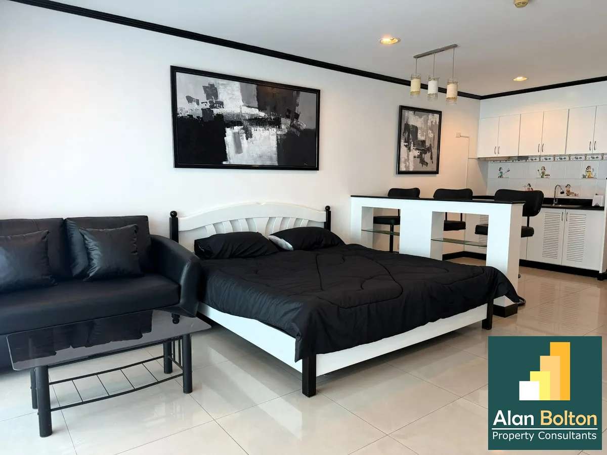 Large studio Condo For Sale And rent In Tepprasit Road photo 6
